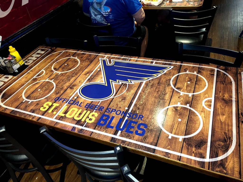 Gilliganz Bar and Grill | restaurant | 7257 St James Dr, Edwardsville, IL 62025, USA | 6186560620 OR +1 618-656-0620