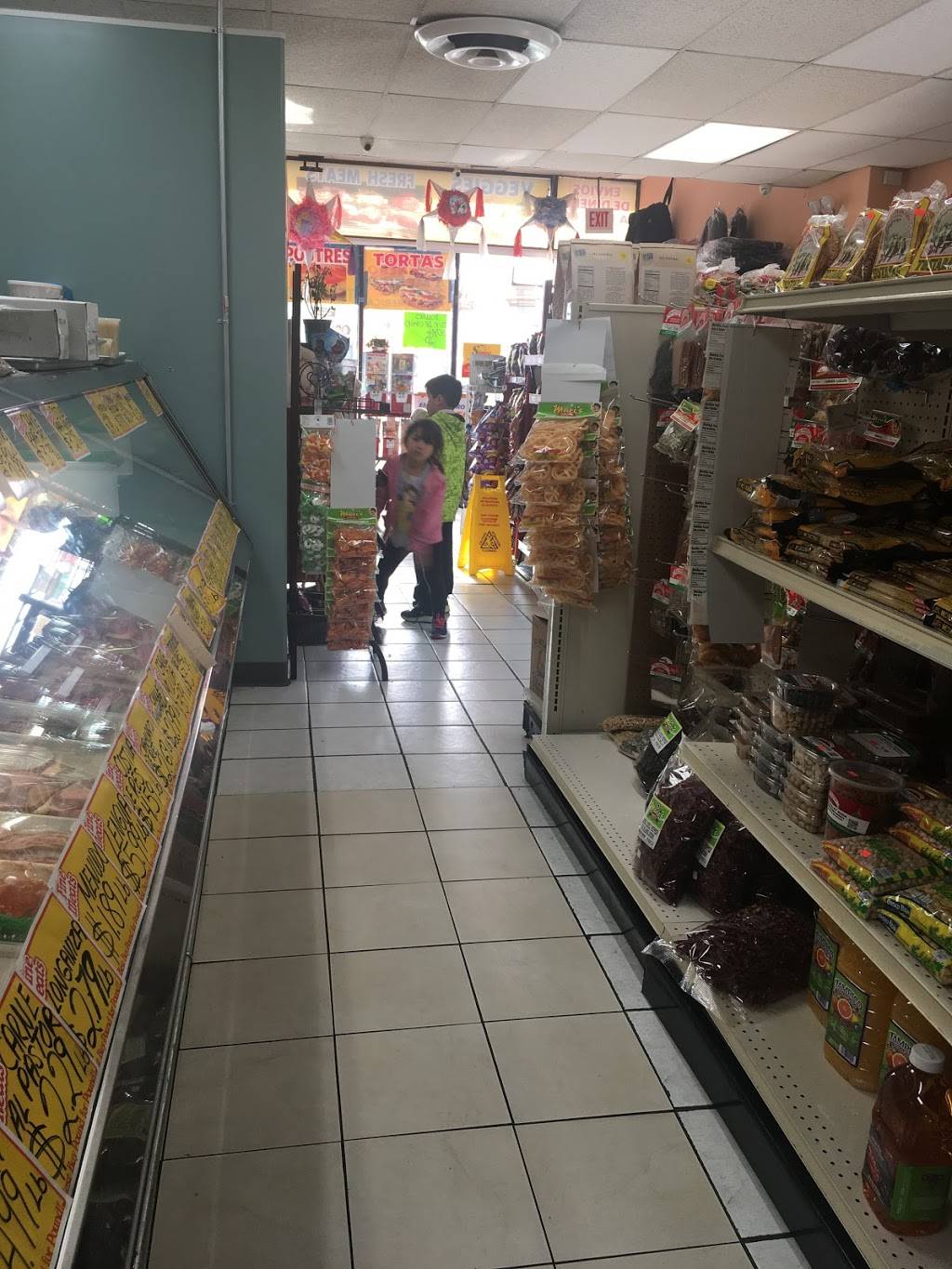 El Mercadito | restaurant | 2815 N Central Ave, Chicago, IL 60634, USA | 7083202634 OR +1 708-320-2634