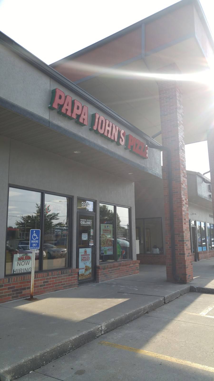 Papa Johns Pizza | restaurant | 5930 Ashworth Rd, West Des Moines, IA 50266, USA | 5154402727 OR +1 515-440-2727