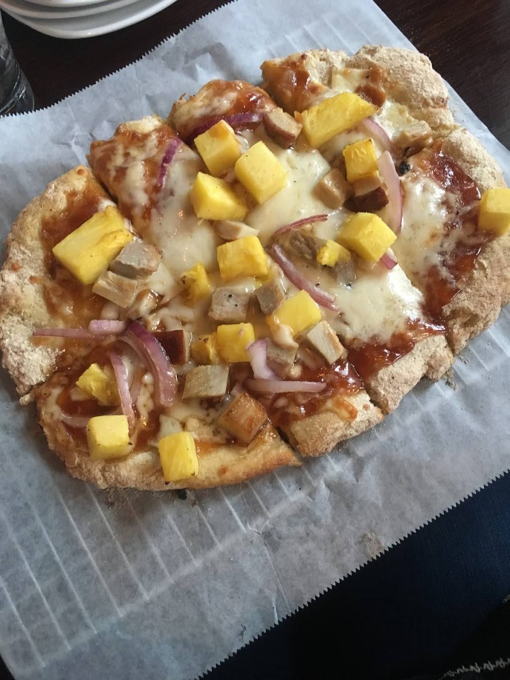 The Silver Pig Bar & Oyster Room | restaurant | 102 S Michigan Ave, Howell, MI 48843, USA | 5177988008 OR +1 517-798-8008