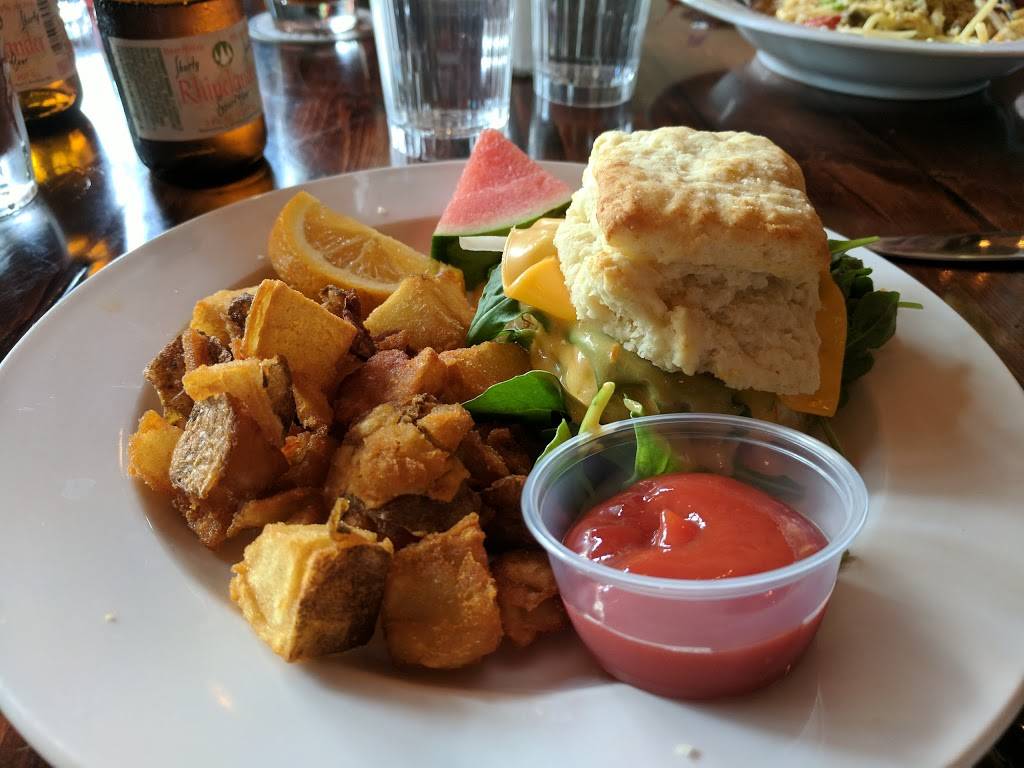 Dinos Riverwest | restaurant | 808 E Chambers St, Milwaukee, WI 53212, USA | 4145629171 OR +1 414-562-9171