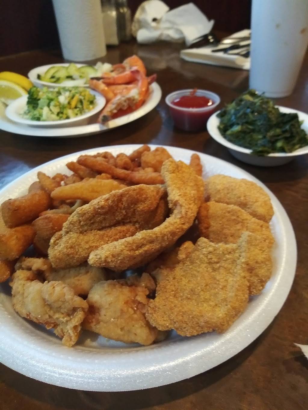 Catfish Cove | restaurant | 405 N Mustang Rd, Yukon, OK 73099, USA | 4052653331 OR +1 405-265-3331
