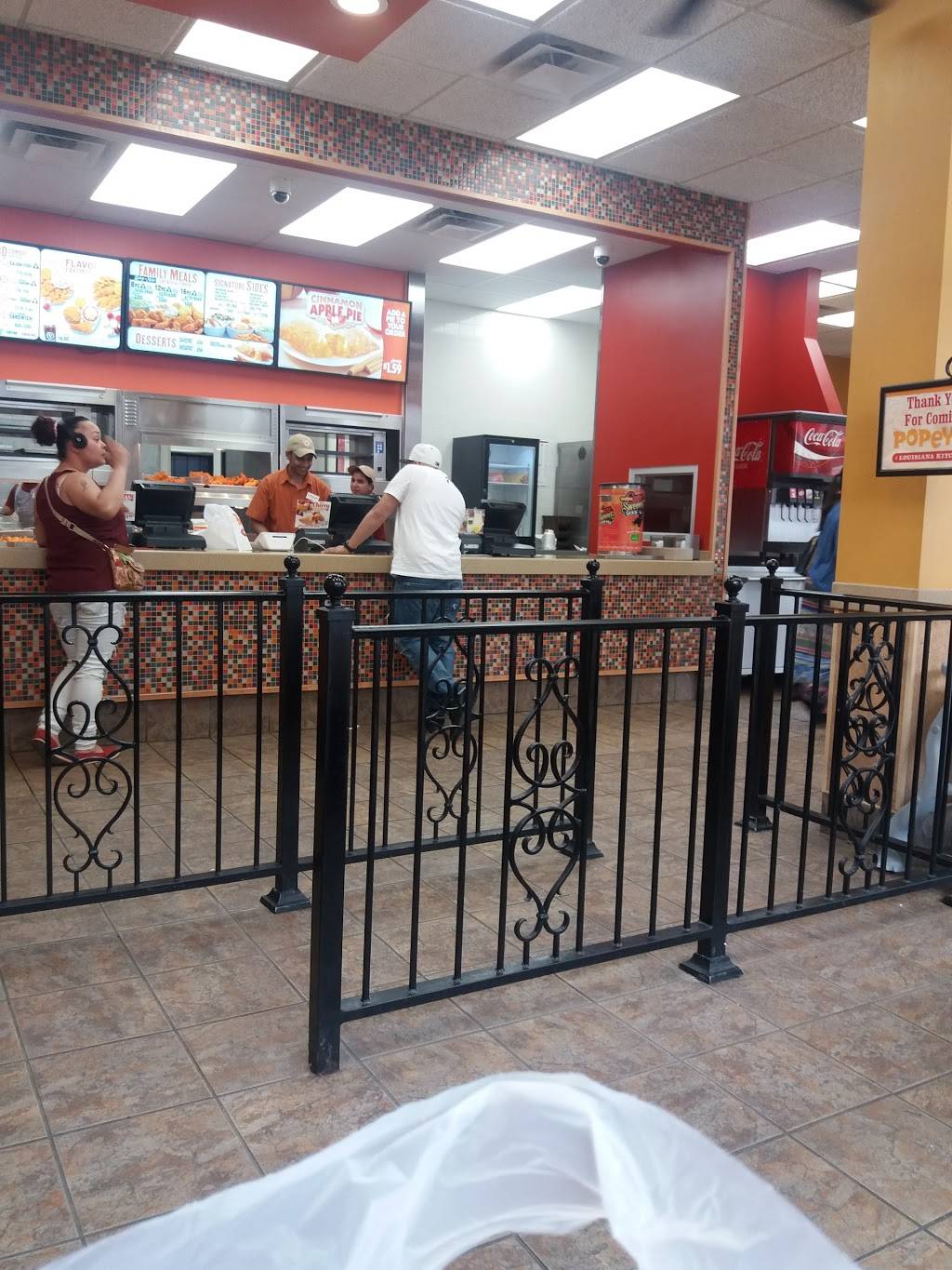Popeyes Louisiana Kitchen | restaurant | 499 E 163rd St, The Bronx, NY 10451, USA | 3475911570 OR +1 347-591-1570