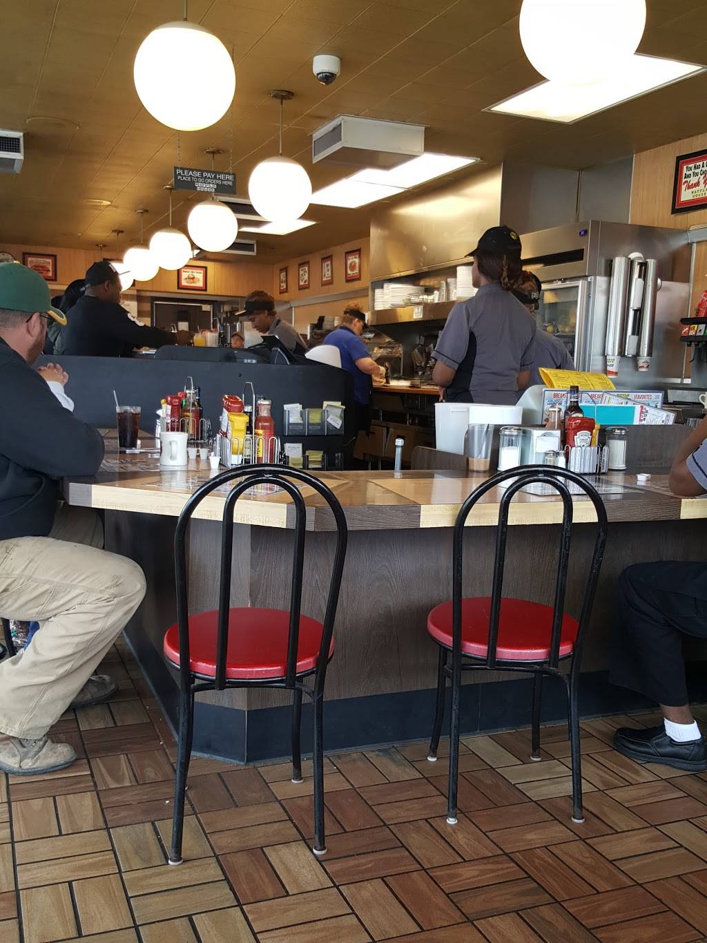 Waffle House | meal takeaway | 5631 Boydton Plank Rd, Petersburg, VA 23803, USA | 8048612121 OR +1 804-861-2121