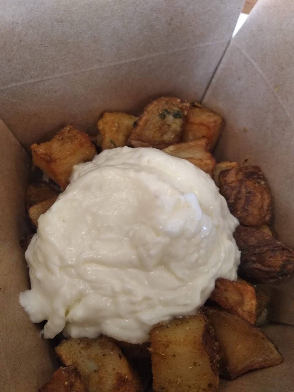 Villa Madina | restaurant | 8555 Campeau Dr, Ottawa, ON K2T 0K5, Canada | 6138316656 OR +1 613-831-6656