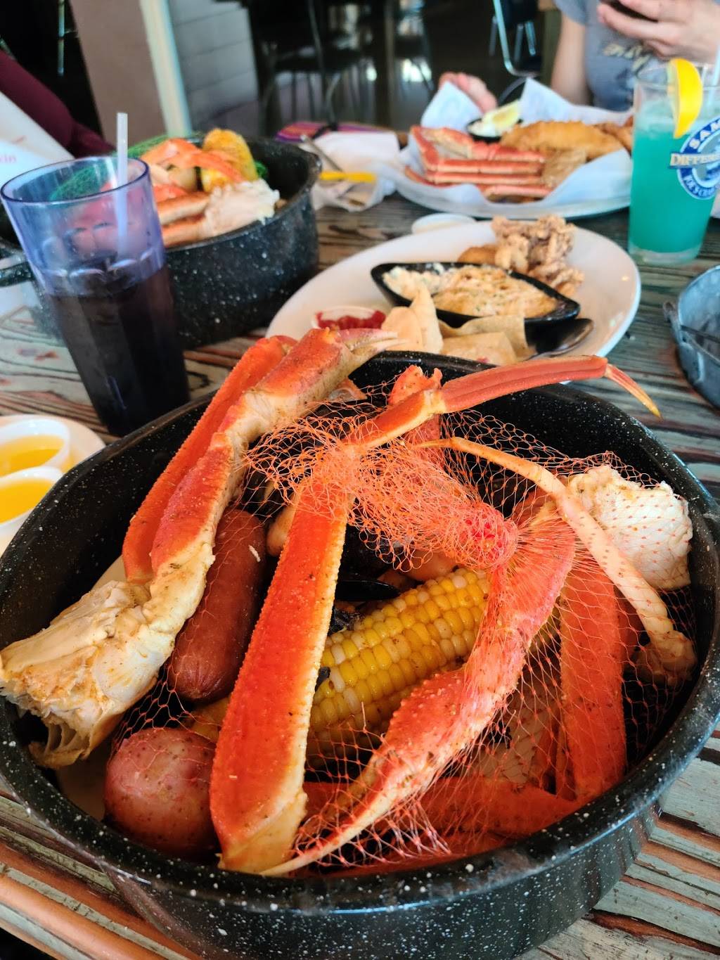 Joes Crab Shack | restaurant | 717 Branson Landing, Branson, MO 65616, USA | 4173377373 OR +1 417-337-7373