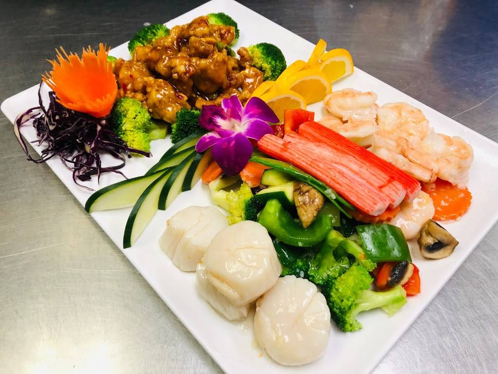 Fuki Steakhouse & Sushi | restaurant | 2010 W 9th Ave, Oshkosh, WI 54904, USA | 9203854478 OR +1 920-385-4478