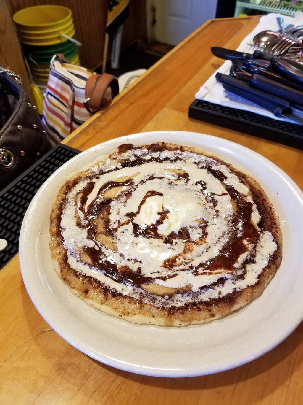 Ras On Main | restaurant | 855 Davis St, Hammond, WI 54015, USA | 7157965270 OR +1 715-796-5270