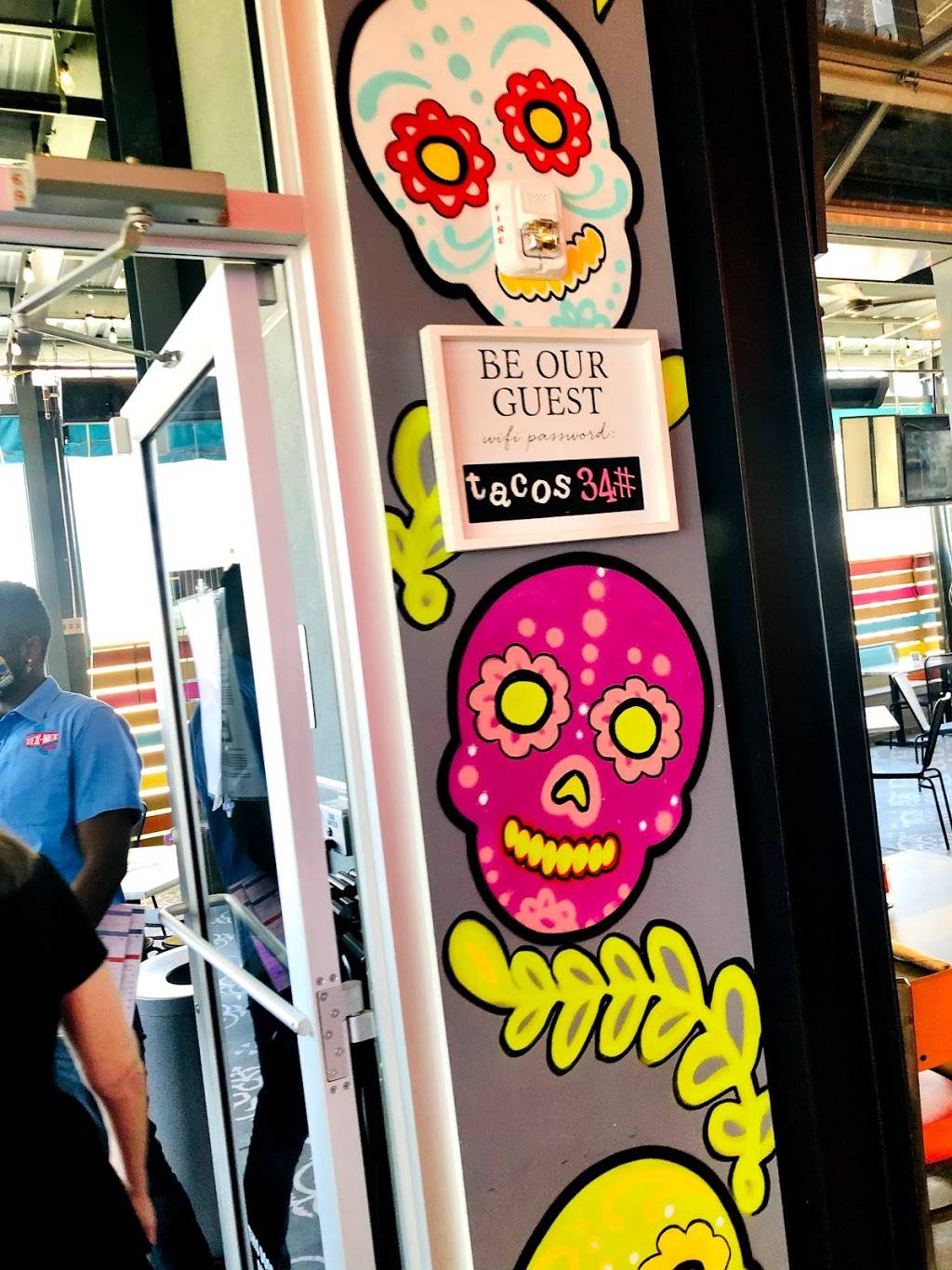 Valencia’s Tex-Mex Garage | restaurant | 2009 W 34th St Suite A, Houston, TX 77018, USA | 7136867642 OR +1 713-686-7642