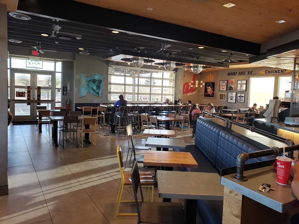 Raising Canes Chicken Fingers | meal takeaway | 6450 N Desert Blvd, El Paso, TX 79912, USA | 9155845342 OR +1 915-584-5342