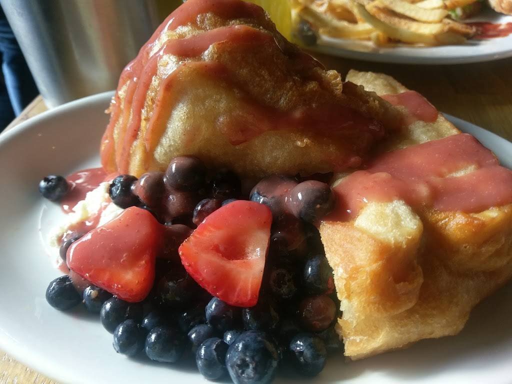 LOKaL | night club | 2500 N Ashland Ave, Chicago, IL 60614, USA | 8728293330 OR +1 872-829-3330