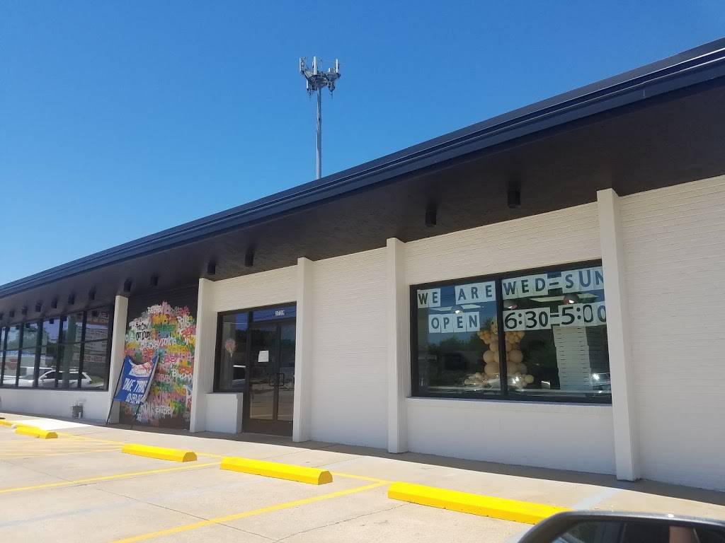 Big Baby Rolls and Donuts | restaurant | 3739 E 11th St, Tulsa, OK 74112, USA | 9185516020 OR +1 918-551-6020