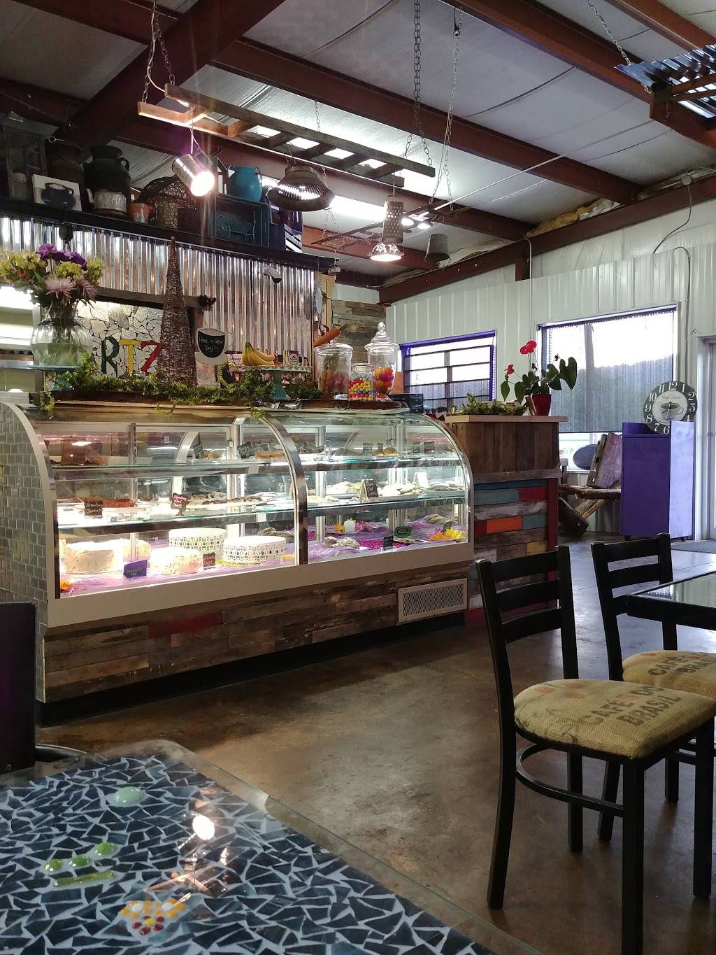 Artzy Cafe | cafe | 12238 Main St, Trenton, GA 30752, USA | 7066572780 OR +1 706-657-2780