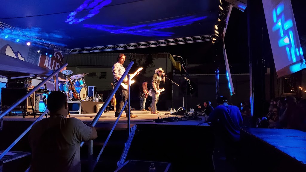 Alley on Main | restaurant | 241 Main St, Paintsville, KY 41240, USA | 6069632004 OR +1 606-963-2004