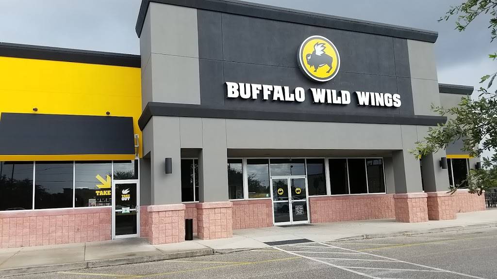 Buffalo Wild Wings | restaurant | 10607 Big Bend Rd, Riverview, FL 33579, USA | 8132349464 OR +1 813-234-9464