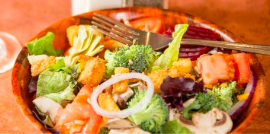 Village Host Pizza & Grill | restaurant | 819 Bay Ave, Capitola, CA 95010, USA | 8314648455 OR +1 831-464-8455