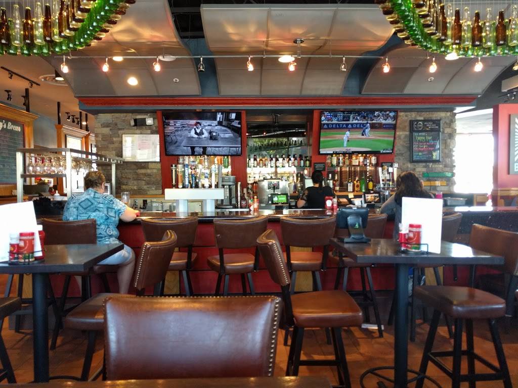 Red Robin Gourmet Burgers and Brews | restaurant | 873 Lifestyle St, Manteca, CA 95337, USA | 2098238000 OR +1 209-823-8000