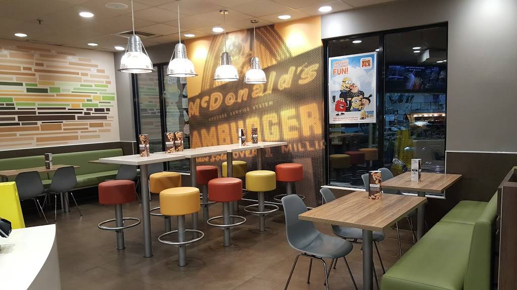 McDonalds | cafe | 401 Ventura Ave, Oxnard, CA 93030, USA | 8053822558 OR +1 805-382-2558