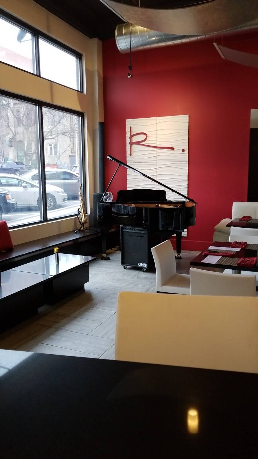 R Bar & Grille | restaurant | 157 W Main St, Decatur, IL 62523, USA | 2173306825 OR +1 217-330-6825