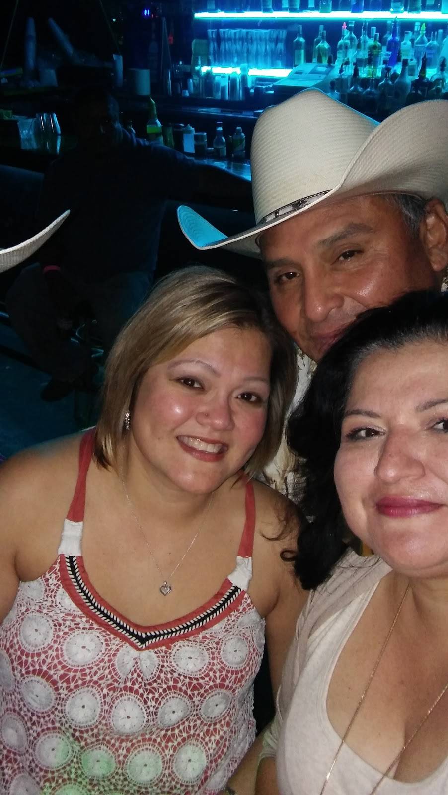 Fuego Bar & Grill | restaurant | 4103 FL-574, Plant City, FL 33563, USA | 8139551559 OR +1 813-955-1559