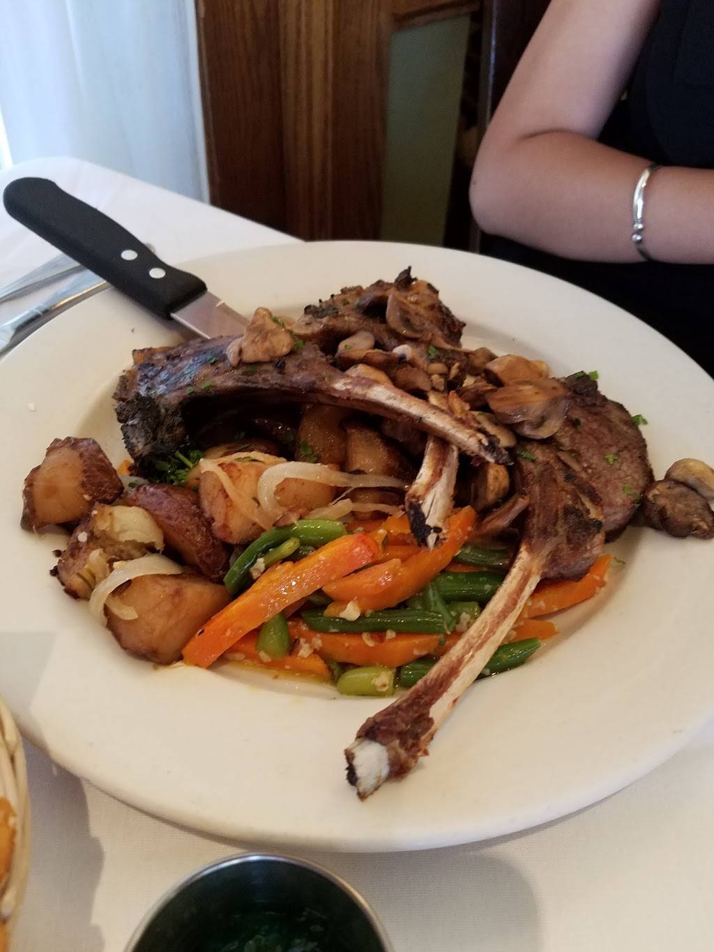 La Strada | restaurant | 139 New Dorp Ln, Staten Island, NY 10306, USA | 7186674040 OR +1 718-667-4040