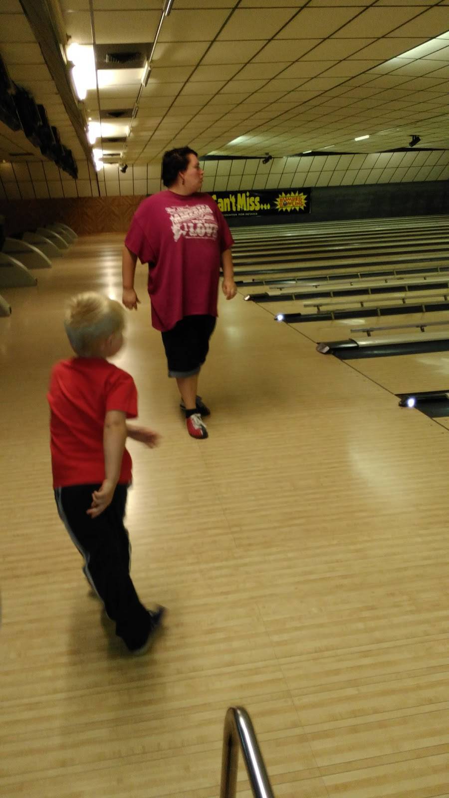 Rainbow Lanes Inc | meal takeaway | 38656 W Red Arrow Hwy, Paw Paw, MI 49079, USA | 2696574870 OR +1 269-657-4870