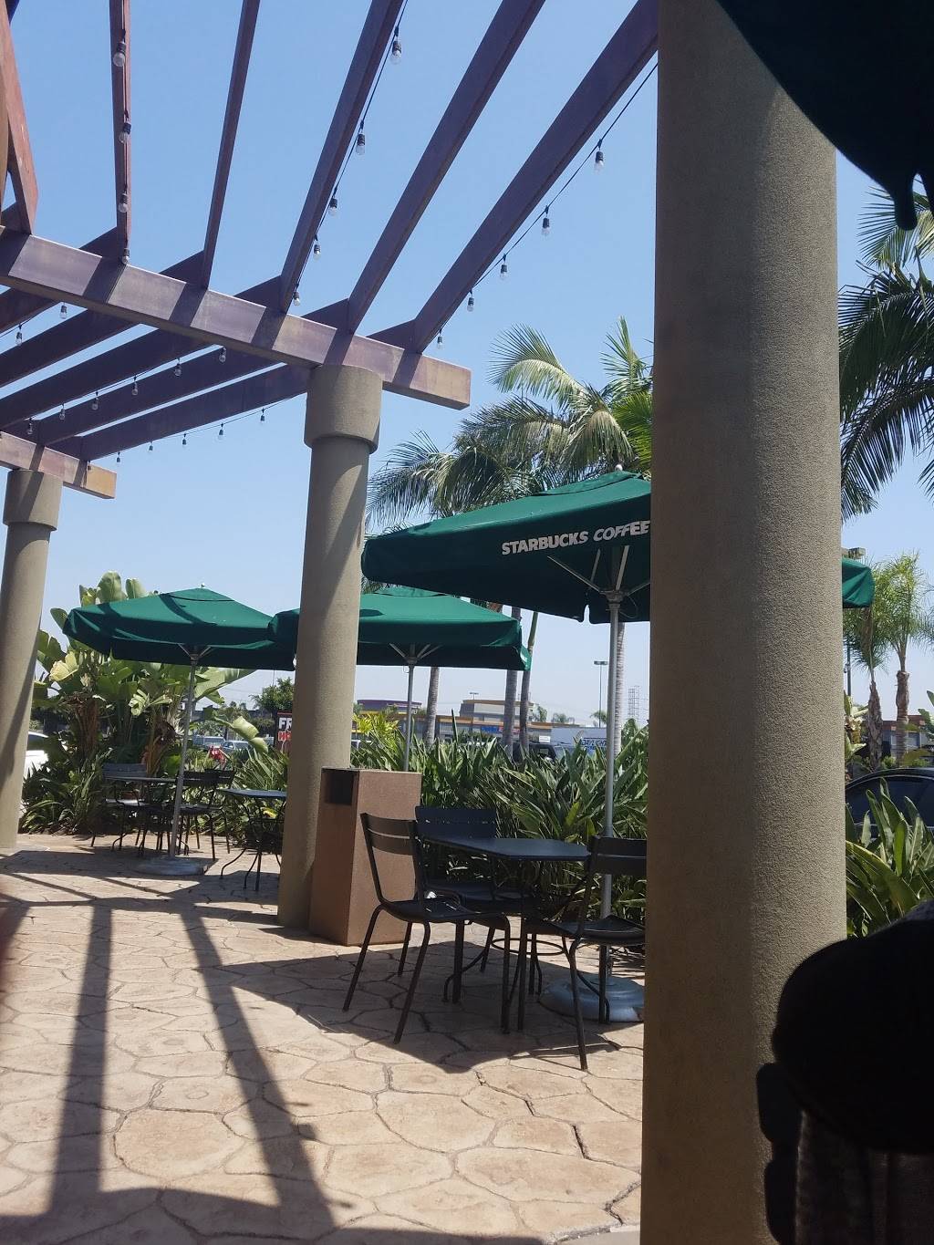 Starbucks | cafe | 8620 Garfield Ave #102, South Gate, CA 90280, USA | 5628068009 OR +1 562-806-8009