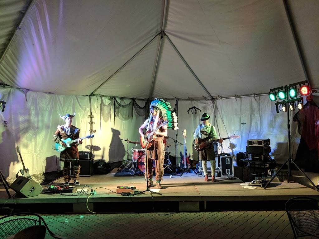 Smiling Goat | restaurant | 2911, 1335 Linden Ave, Zanesville, OH 43701, USA | 7404507889 OR +1 740-450-7889