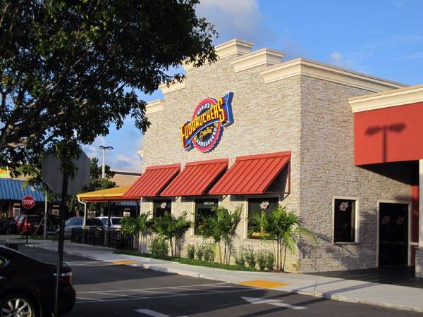 Fuddruckers | restaurant | 10680 NW 19th St, Miami, FL 33172, USA | 3055914050 OR +1 305-591-4050