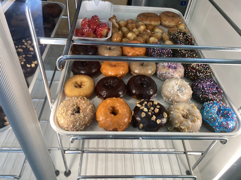 Donut Queen | bakery | 1431 W Arrow Hwy, San Dimas, CA 91773, USA | 9095923010 OR +1 909-592-3010