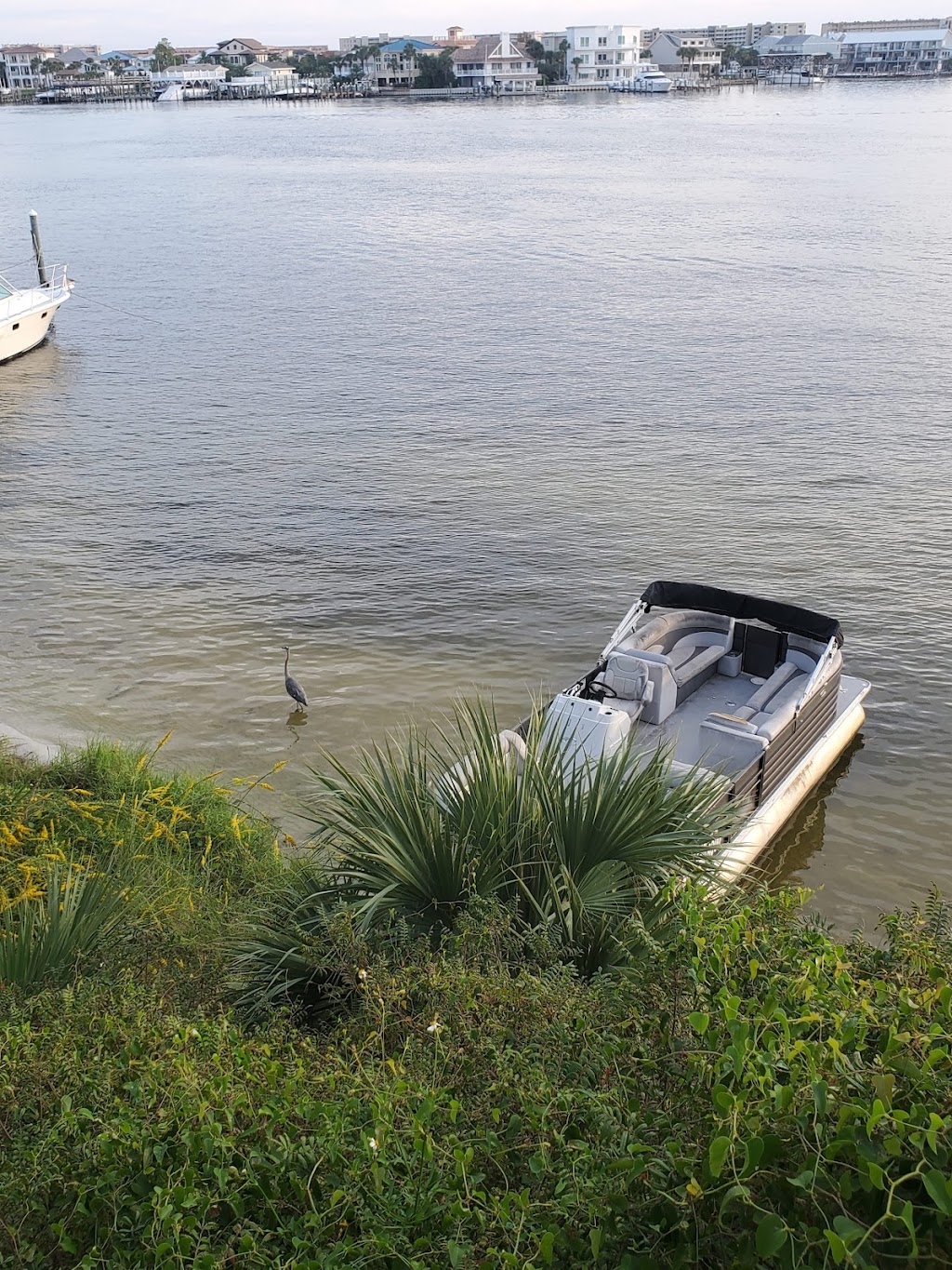 Gilligans Seafood | restaurant | 530 Harbor Blvd, Destin, FL 32541, USA | 8506504400 OR +1 850-650-4400