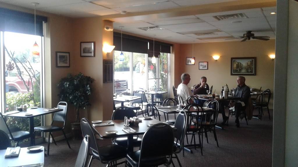 Gennaros Italian Kitchen | restaurant | 4600 Pennell Rd, Aston, PA 19014, USA | 6104973393 OR +1 610-497-3393