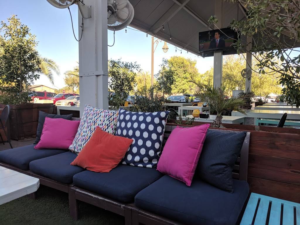 SoCal Fish Taco Company | restaurant | 219 N Gilbert Rd, Gilbert, AZ 85234, USA | 4808076225 OR +1 480-807-6225