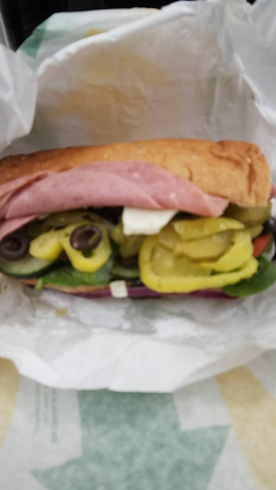 Subway | restaurant | The Shops at Regent Cross, 3601 Regent Blvd Suite 195, Irving, TX 75063, USA | 9729290088 OR +1 972-929-0088