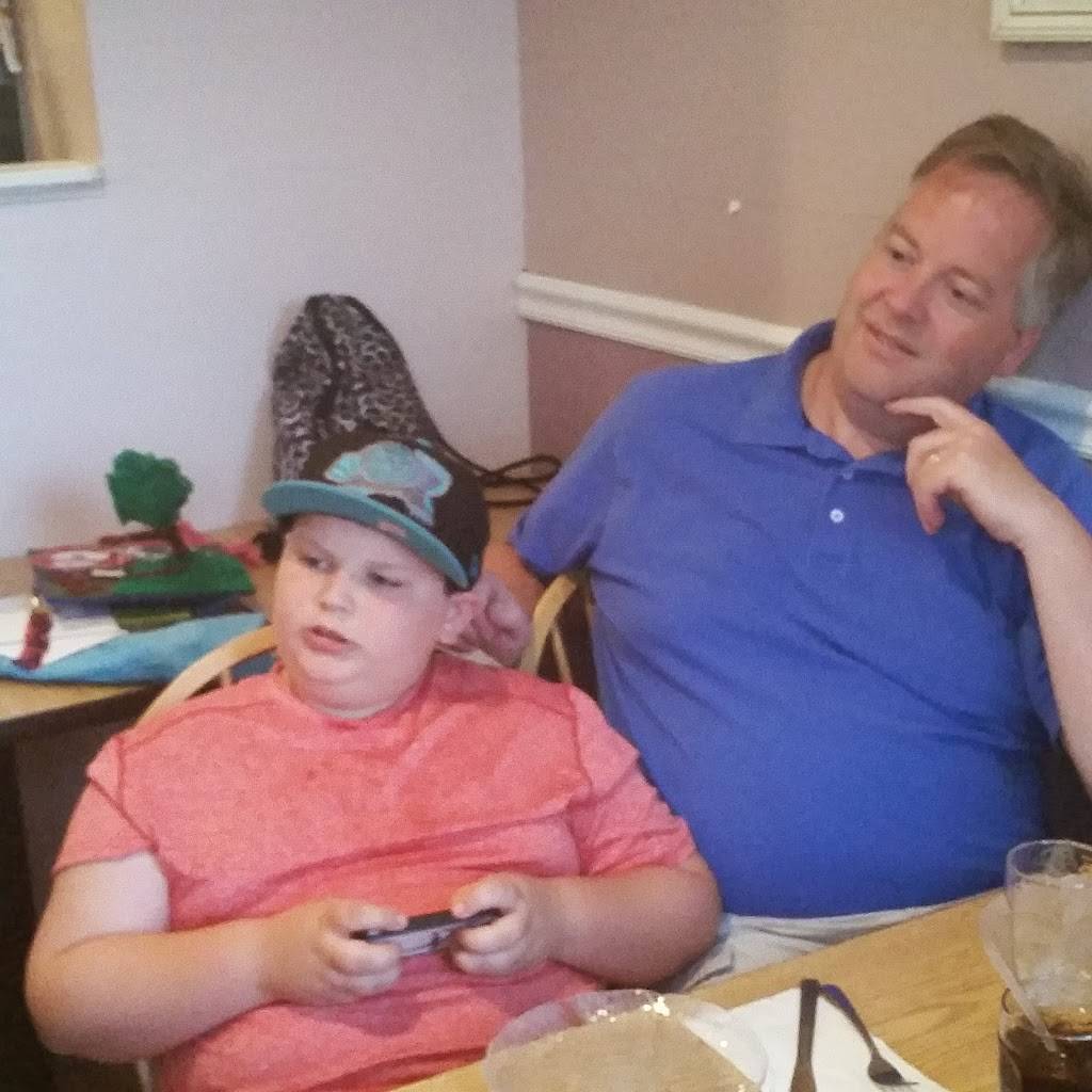 Mykonos Restaurant & Pizzeria | restaurant | 24 Rowan St Ext, Danbury, CT 06811, USA | 2037971822 OR +1 203-797-1822