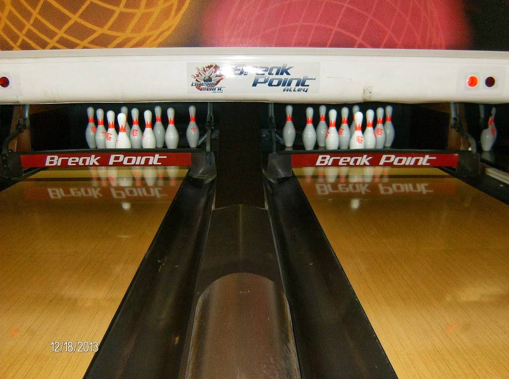 Break Point Alley | night club | 1950 Classique Ln, Tavares, FL 32778, USA | 3523435333 OR +1 352-343-5333