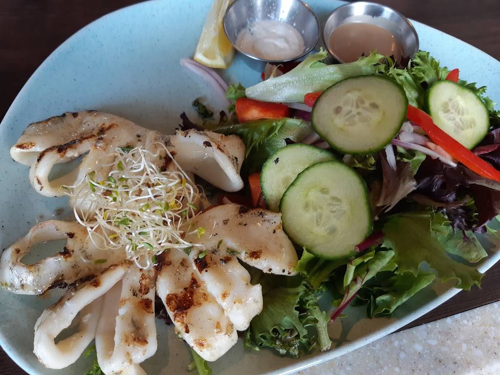 Busters Kitchen X Bar | restaurant | 3747 Lake Shore Blvd W, Etobicoke, ON M8W 1P9, Canada | 4162517777 OR +1 416-251-7777