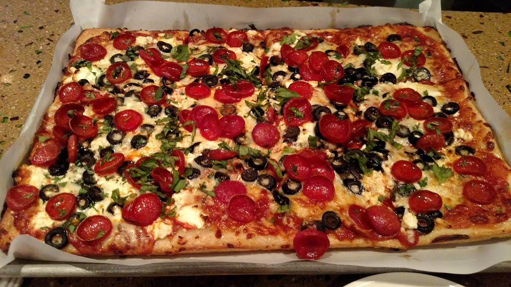 Tommys Pizza | restaurant | 870 Oaklawn Ave, Cranston, RI 02920, USA | 4019448669 OR +1 401-944-8669