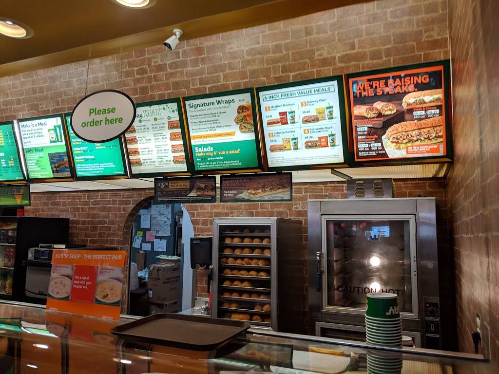 Subway | meal takeaway | Valley River Center Space G0014, Eugene, OR 97401, USA | 5414853521 OR +1 541-485-3521