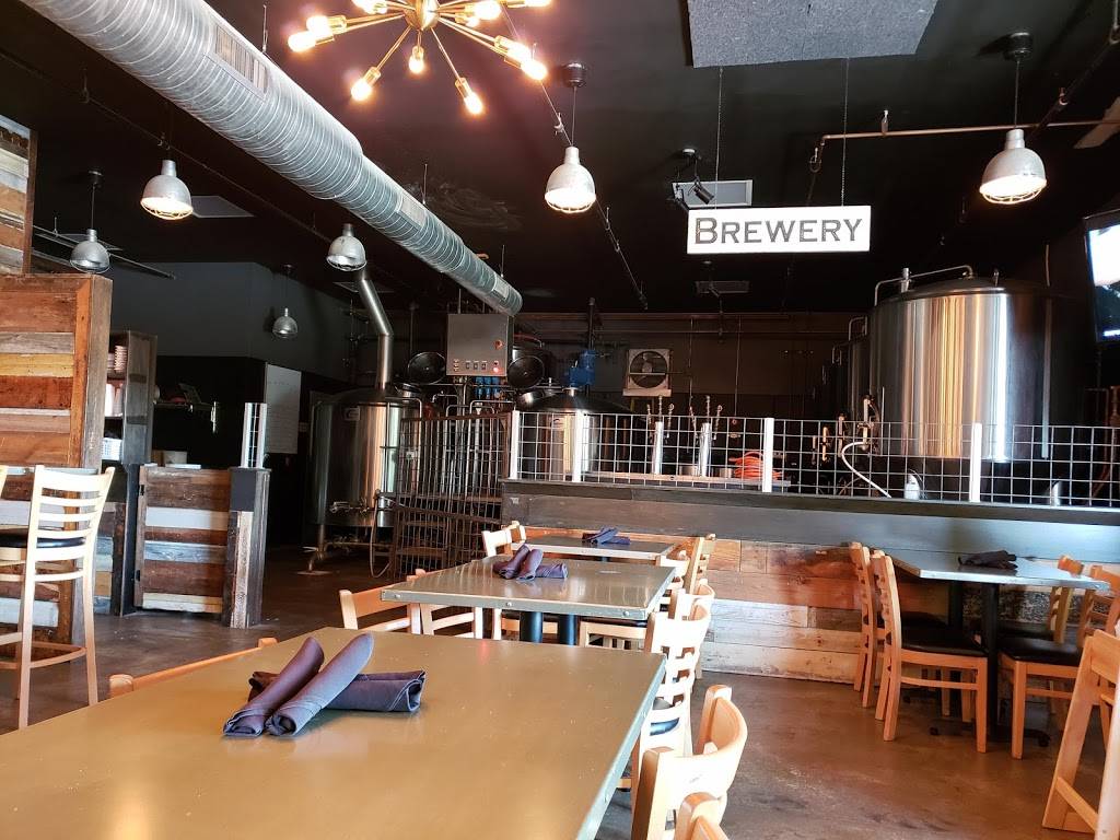 Industry Brewing Co. | restaurant | 8012 N Hale Ave, Peoria, IL 61615, USA | 3098392930 OR +1 309-839-2930
