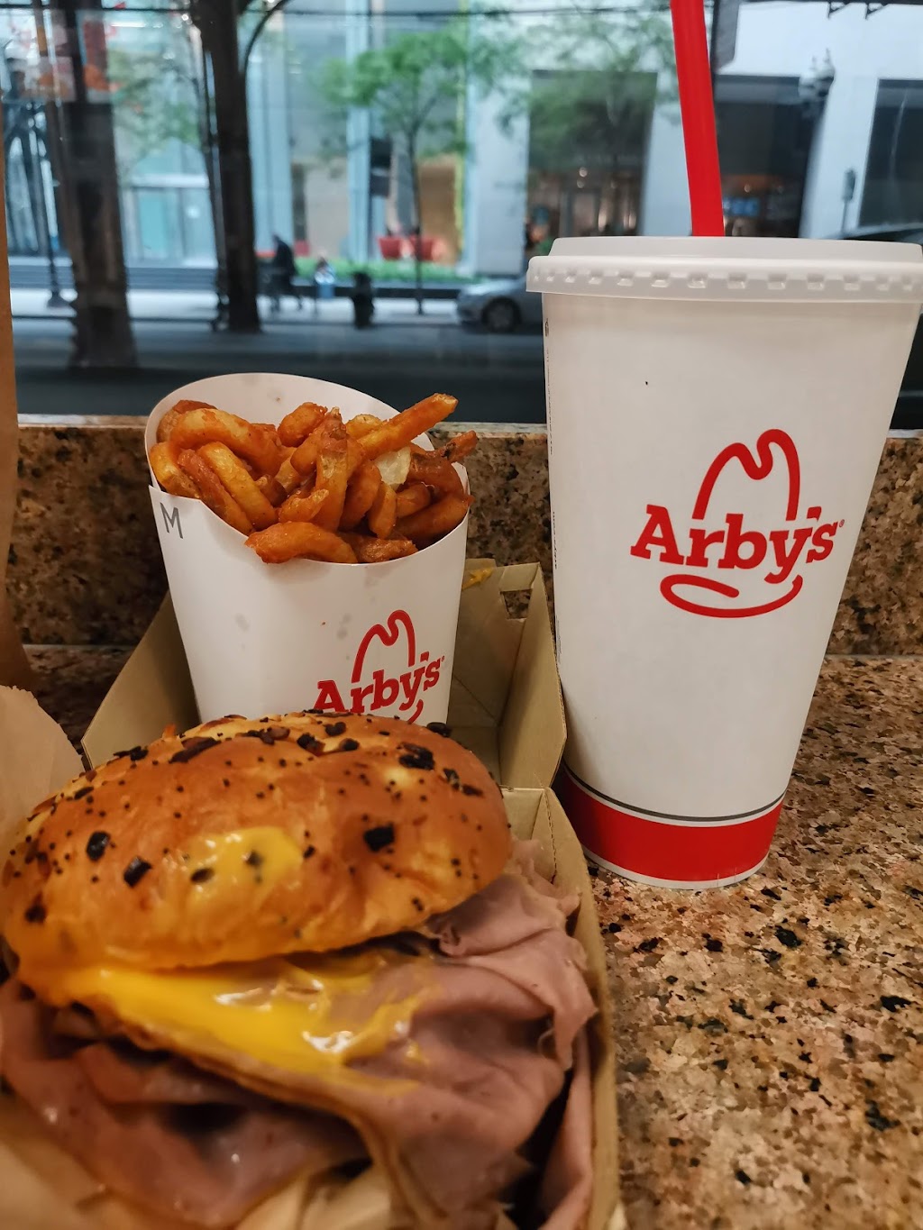 Arbys | meal takeaway | 5 N Wells St, Chicago, IL 60606, USA | 3123451771 OR +1 312-345-1771
