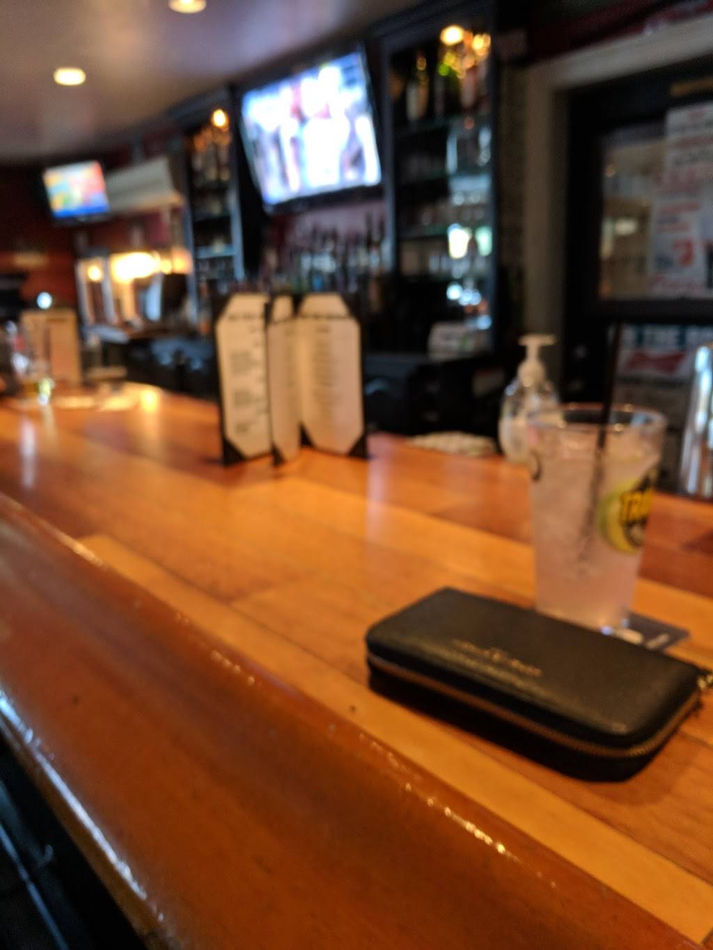 On the Rocks | restaurant | 96 Lakefront St, Lunenburg, MA 01462, USA | 9783426693 OR +1 978-342-6693