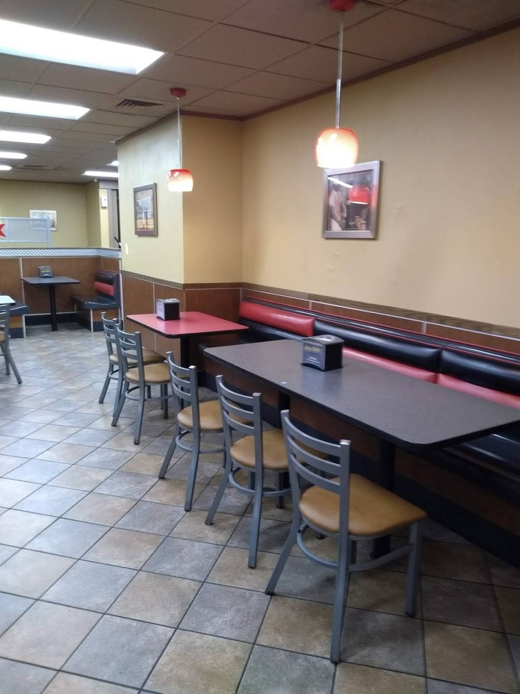 Hardees / Red Burrito | restaurant | 109 US-321, Hickory, NC 28601, USA | 8283249476 OR +1 828-324-9476