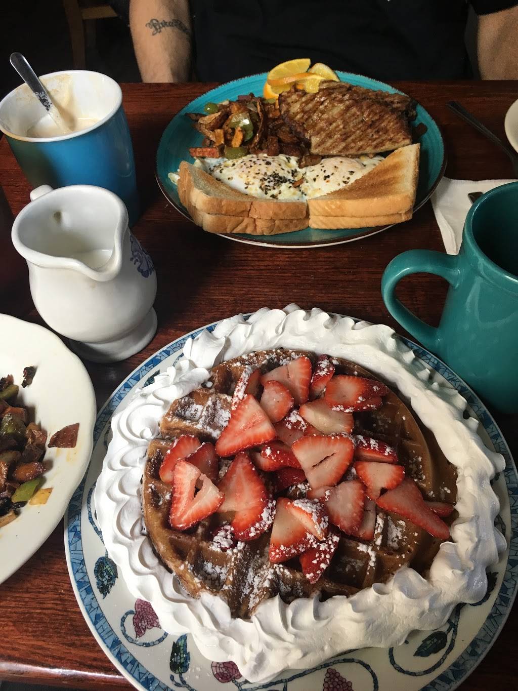 Coffee House Too | cafe | 3647, 2514 E York St, Philadelphia, PA 19125, USA | 2673245888 OR +1 267-324-5888