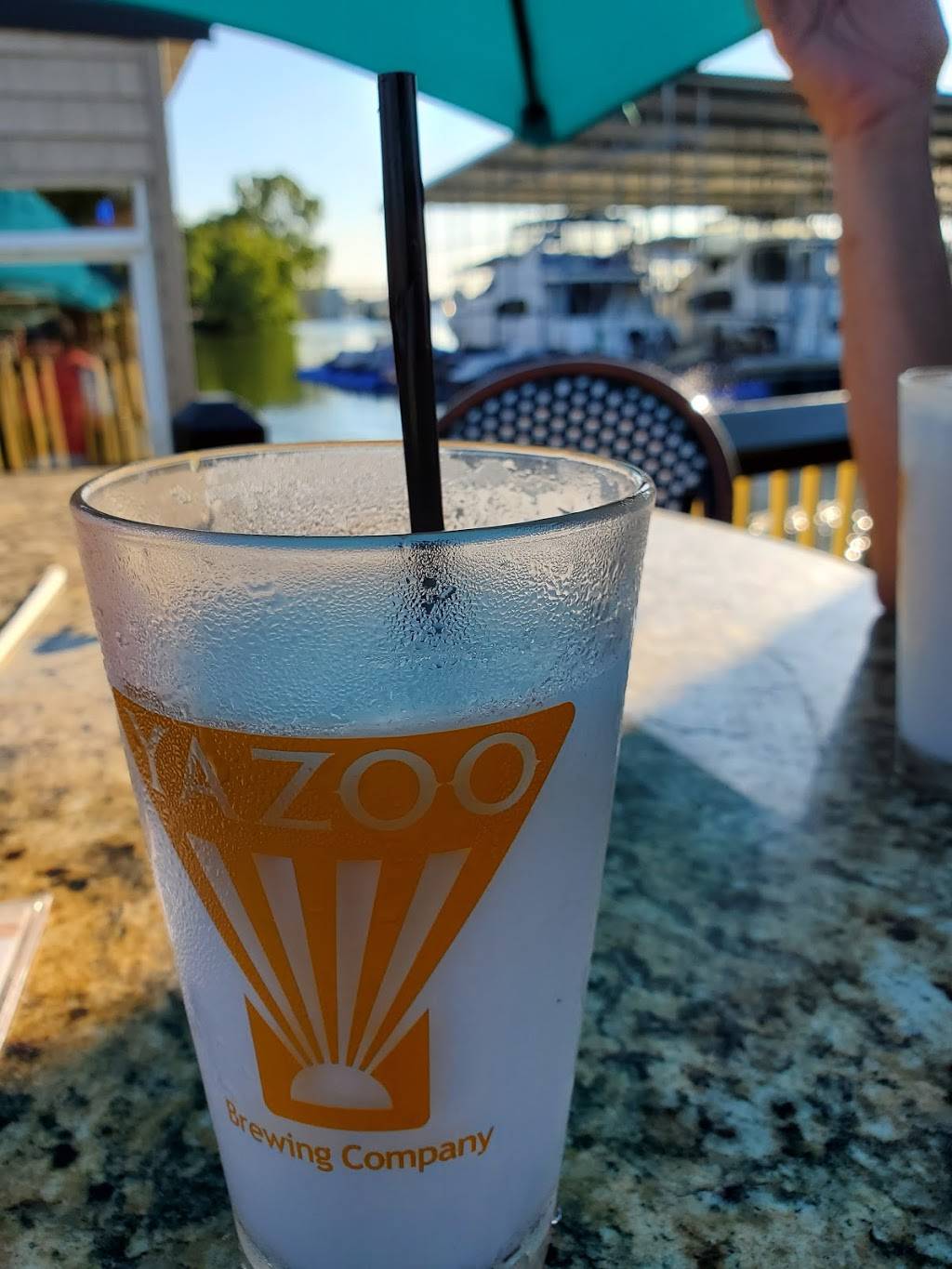 The Rudder | restaurant | 126 River Rd, Hendersonville, TN 37075, USA | 6153480129 OR +1 615-348-0129