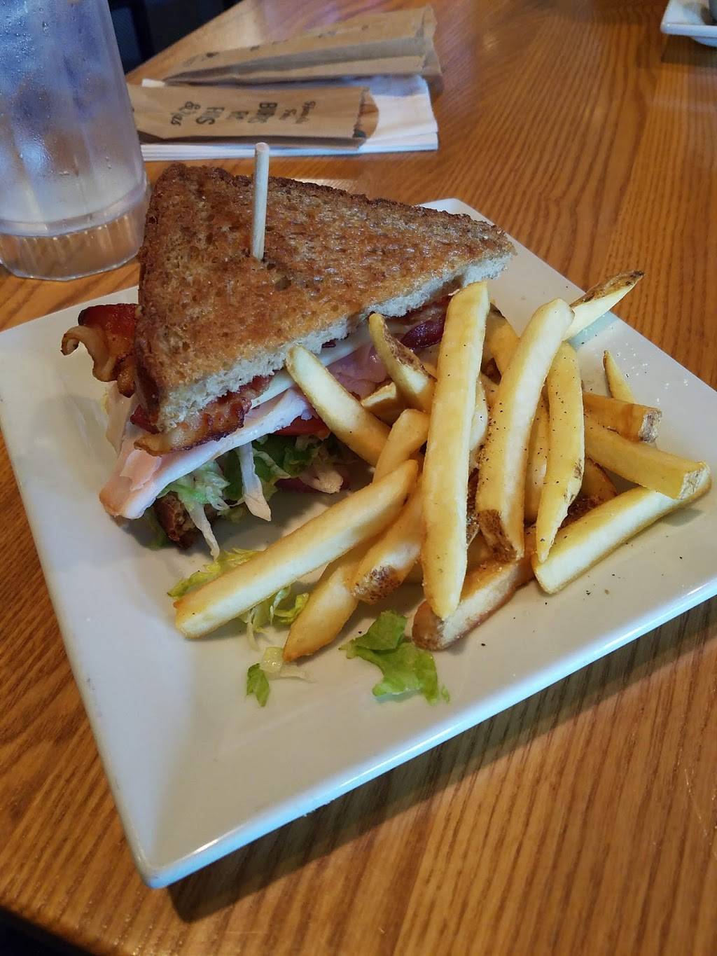 Chilis Grill & Bar | meal takeaway | 9226 Mall Dr, Norfolk, VA 23511, USA | 7574406900 OR +1 757-440-6900