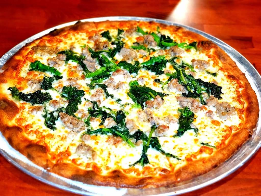 Retro Grub And Pub | restaurant | 87 Elizabeth St, Derby, CT 06418, USA | 4757775366 OR +1 475-777-5366