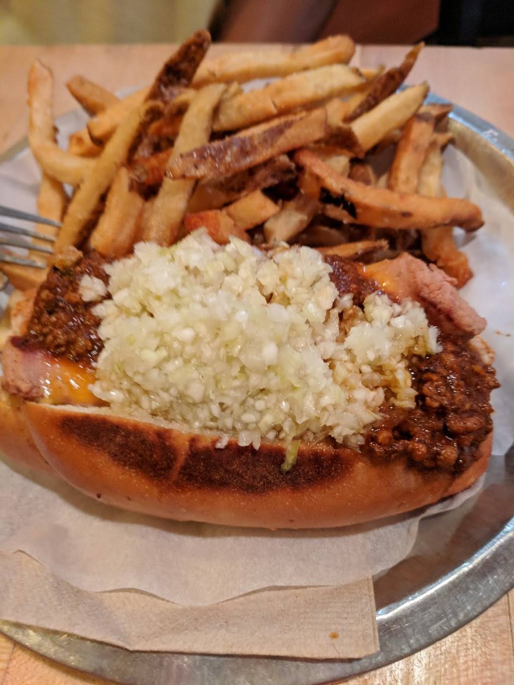 Bull City Burger and Brewery | restaurant | 107 E Parrish St, Durham, NC 27701, USA | 9196802333 OR +1 919-680-2333