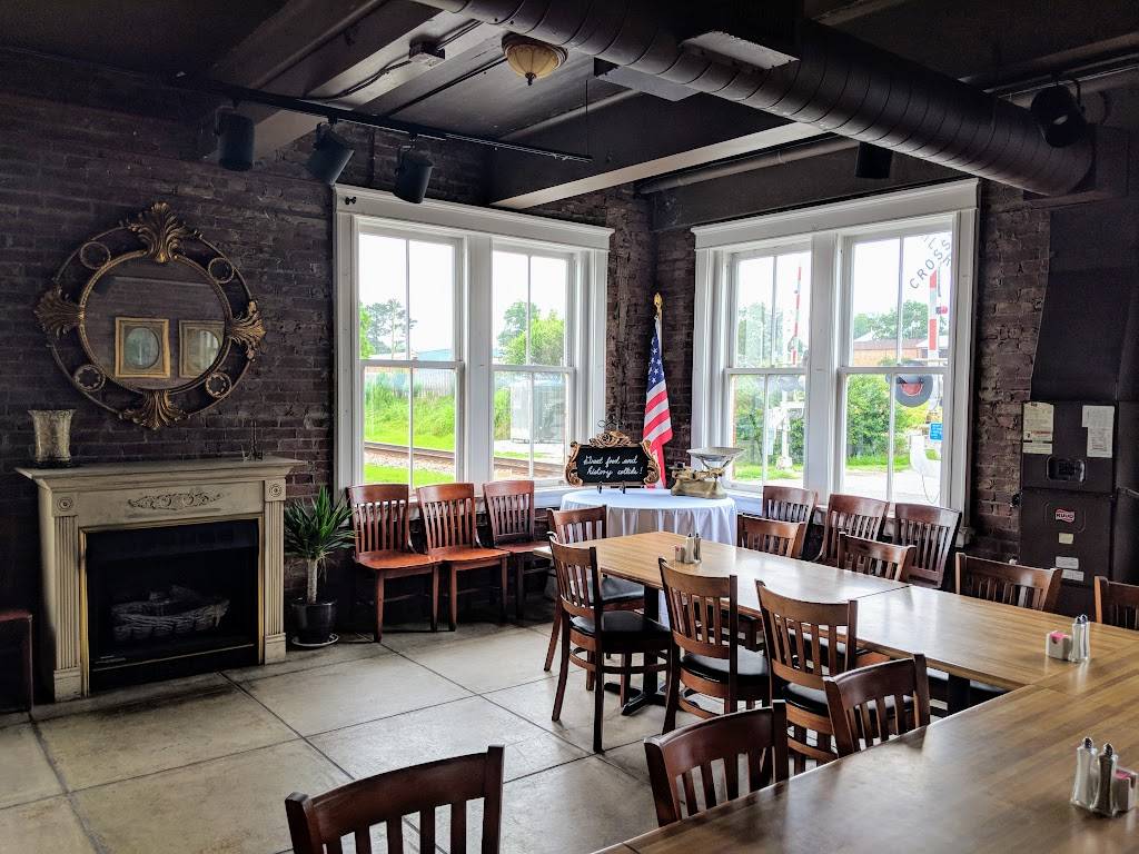 Freight House Restaurant | restaurant | 200 Railroad St SW #2533, Hartselle, AL 35640, USA | 2567734600 OR +1 256-773-4600