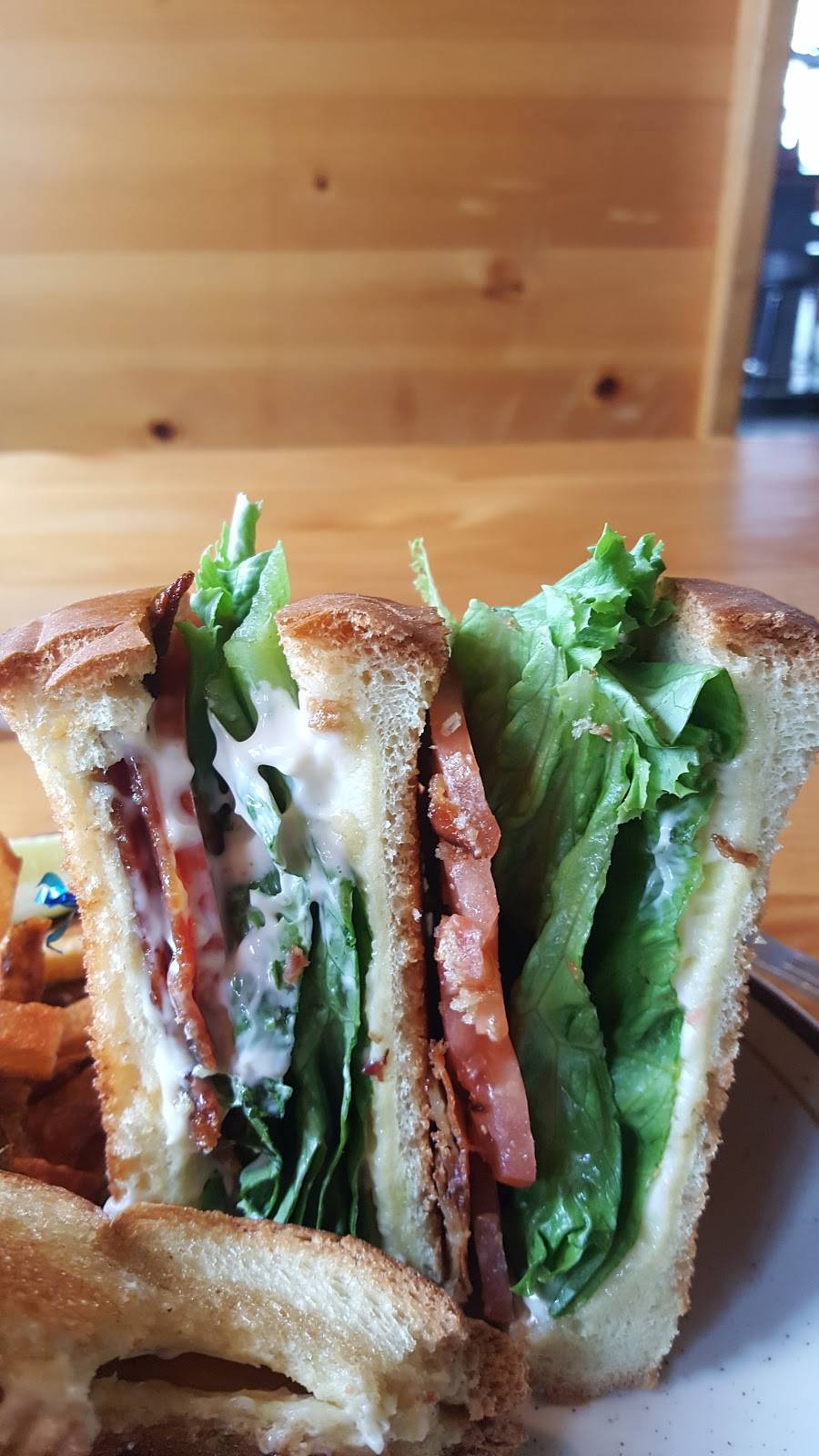 TKs 400 Club | restaurant | W6621 US-12, Millston, WI 54643, USA | 7152840072 OR +1 715-284-0072